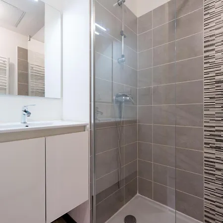 With Communal Pool *